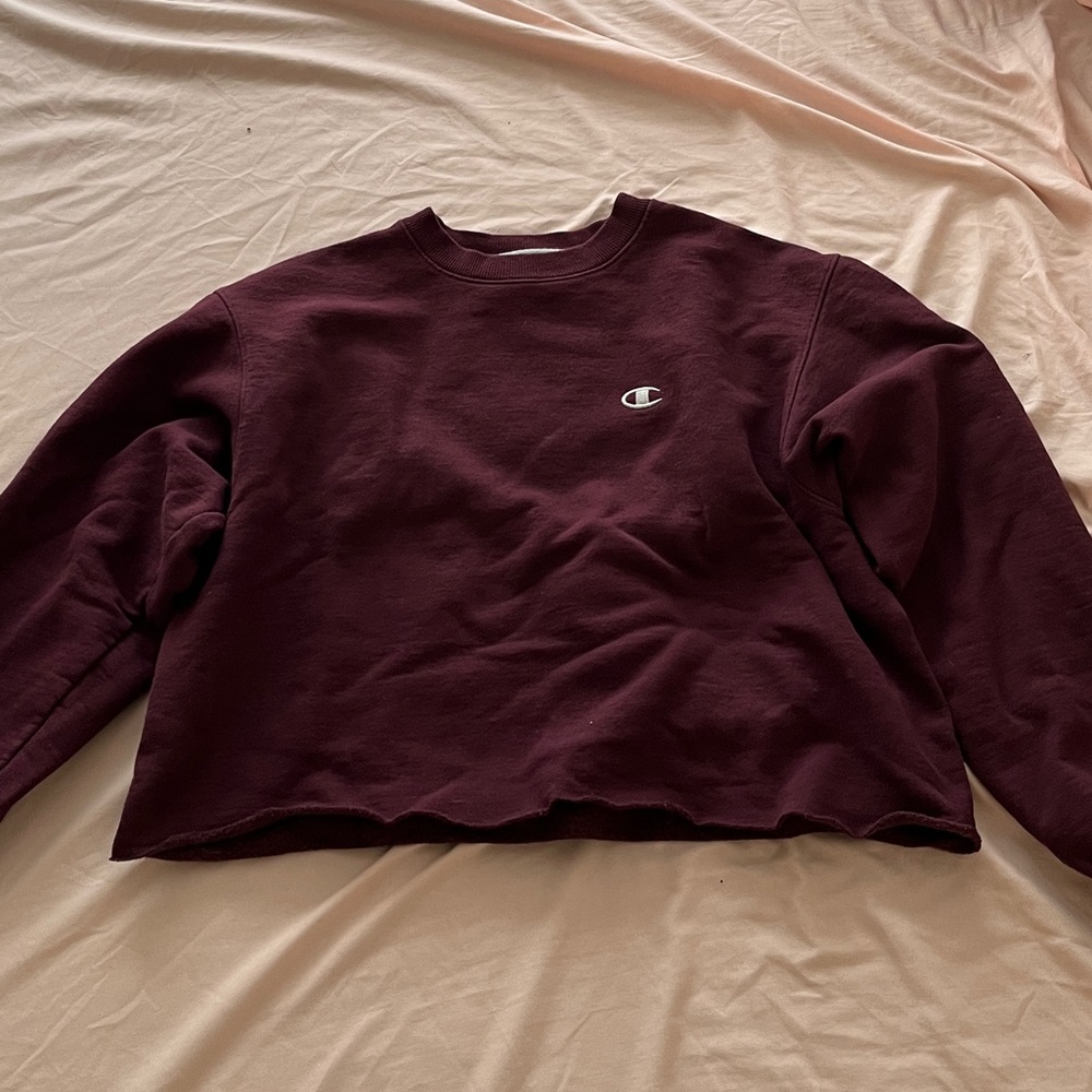 Cropped Maroon Champion Crewneck Sweatshirt SIZE MEDIUM
